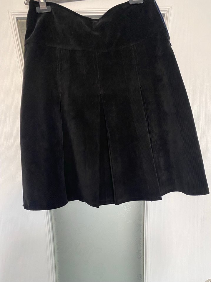 Siyah Süet Pileli Etek - Görsel 3