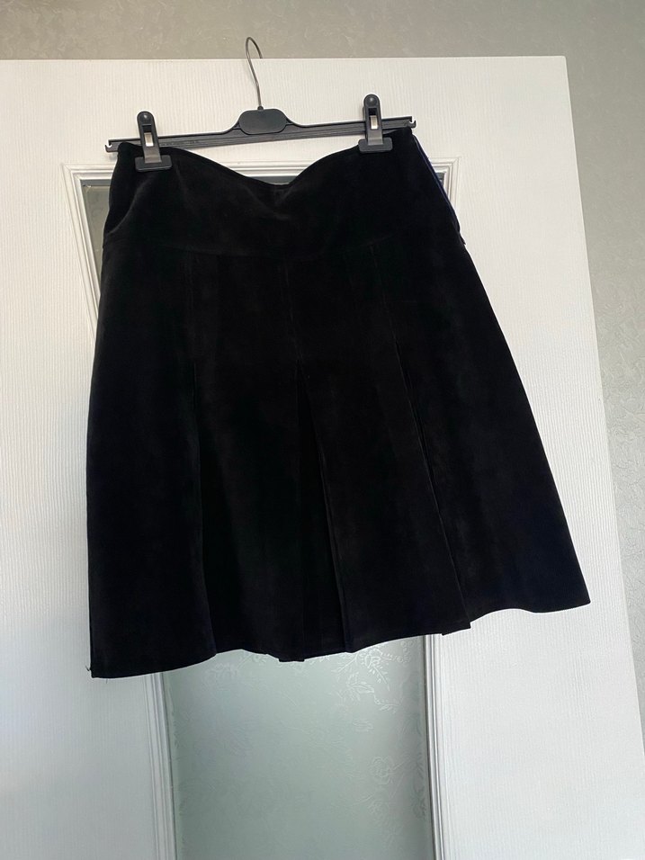 Siyah Süet Pileli Etek - Görsel 5