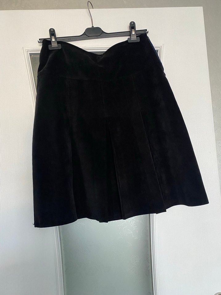 Siyah Süet Pileli Etek - Görsel 4