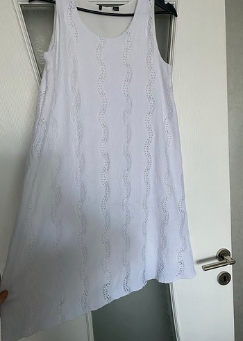 Dantel Detaylı Beyaz Kolsuz Midi Elbise - Görsel 5