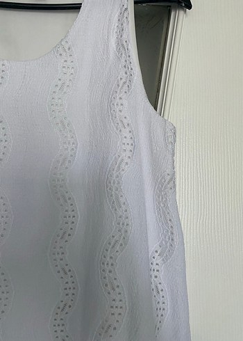 Dantel Detaylı Beyaz Kolsuz Midi Elbise - Görsel 3