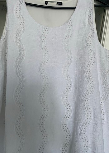 Dantel Detaylı Beyaz Kolsuz Midi Elbise - Görsel 2