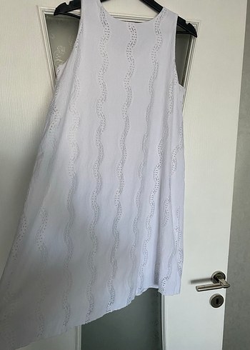 Dantel Detaylı Beyaz Kolsuz Midi Elbise - Görsel 8