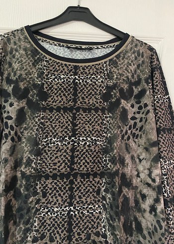 Gri Yılan Desenli Kadın Triko Bluz - Görsel 2