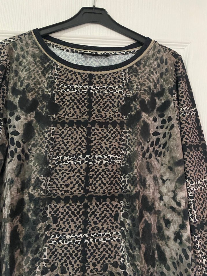 Gri Yılan Desenli Kadın Triko Bluz - Görsel 2