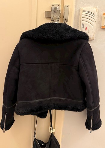 Pull and Bear Yakası kürklü ceket