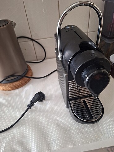 Nespresso kahve makinesi ve süt ısıtma,köpürtme makinesi
