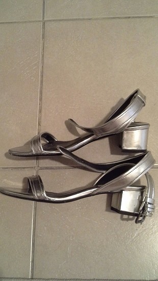 Zara sandalet gümüş rengi