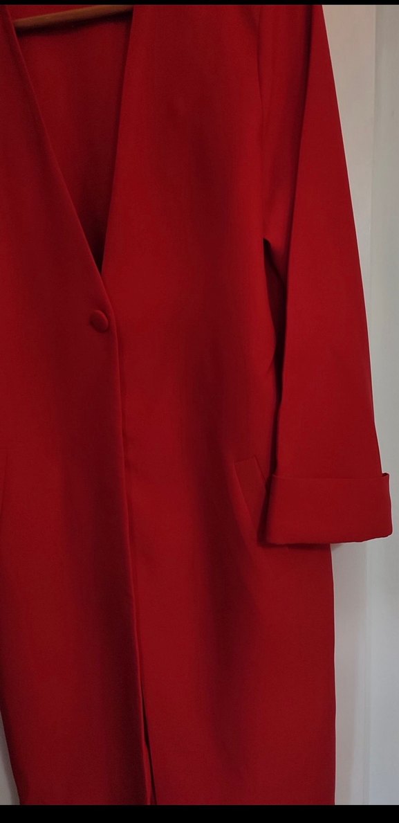 Kadın Kırmızı Düğmeli Uzun - Görsel 3