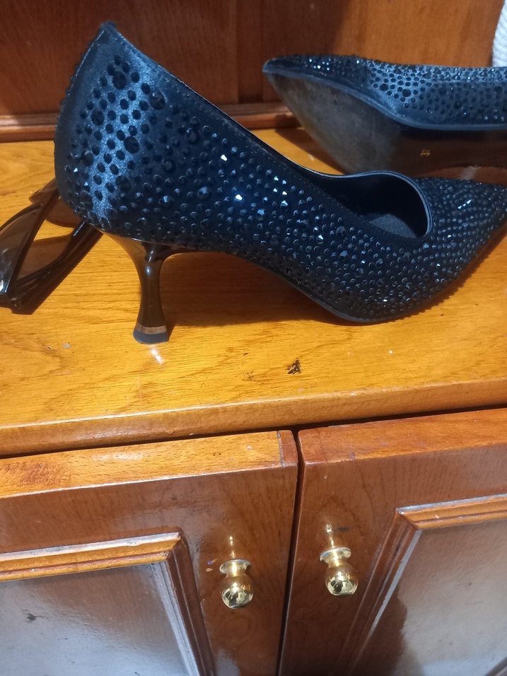 Siyah Payetli Stiletto Topuklu Kadın Ayakkabı - Görsel 3