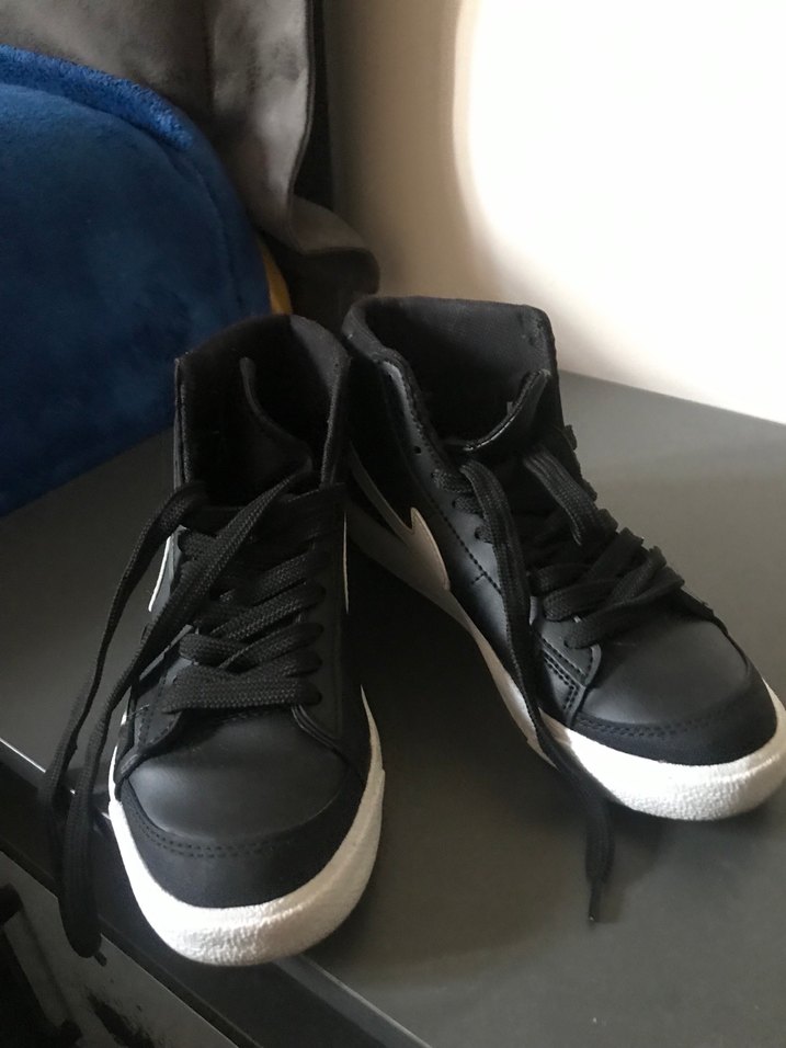 Siyah Beyaz  Nike Spor Ayakkabı - Görsel 3