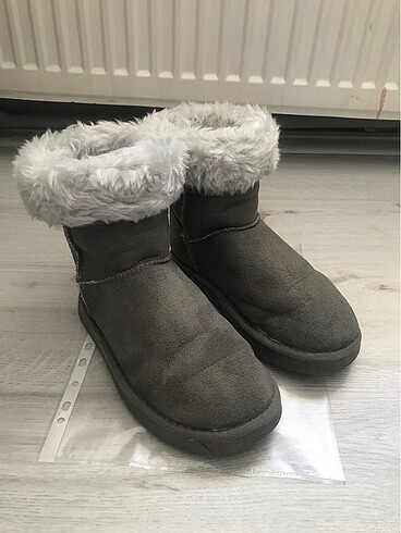 Ugg bot