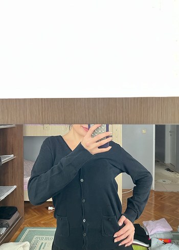 Düğmeli Siyah Kadın Hırka - Görsel 2