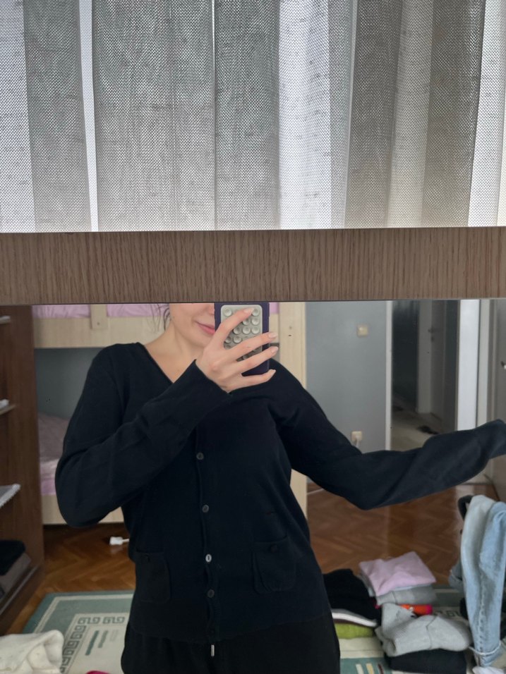 Düğmeli Siyah Kadın Hırka - Görsel 3