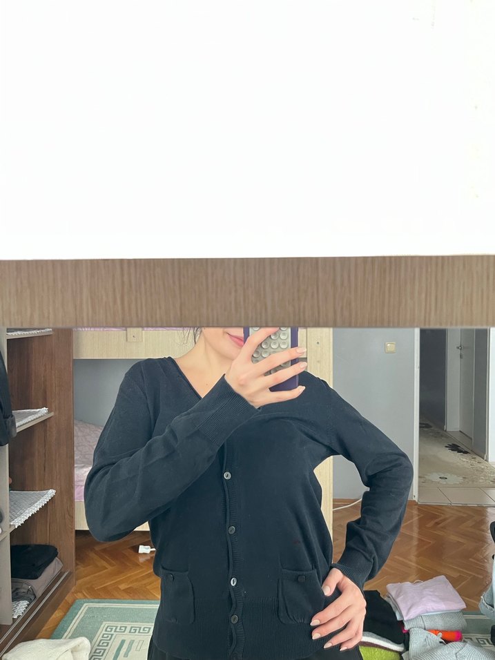 Düğmeli Siyah Kadın Hırka - Görsel 2