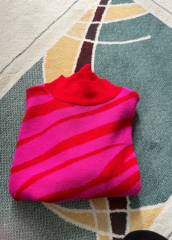 Pembe Zebra Desenli Yüksek Yakalı Triko Kazak - Görsel 4