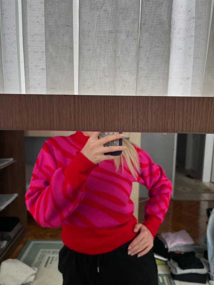 Pembe Zebra Desenli Yüksek Yakalı Triko Kazak - Görsel 2