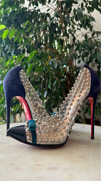 37 Beden christian louboutin