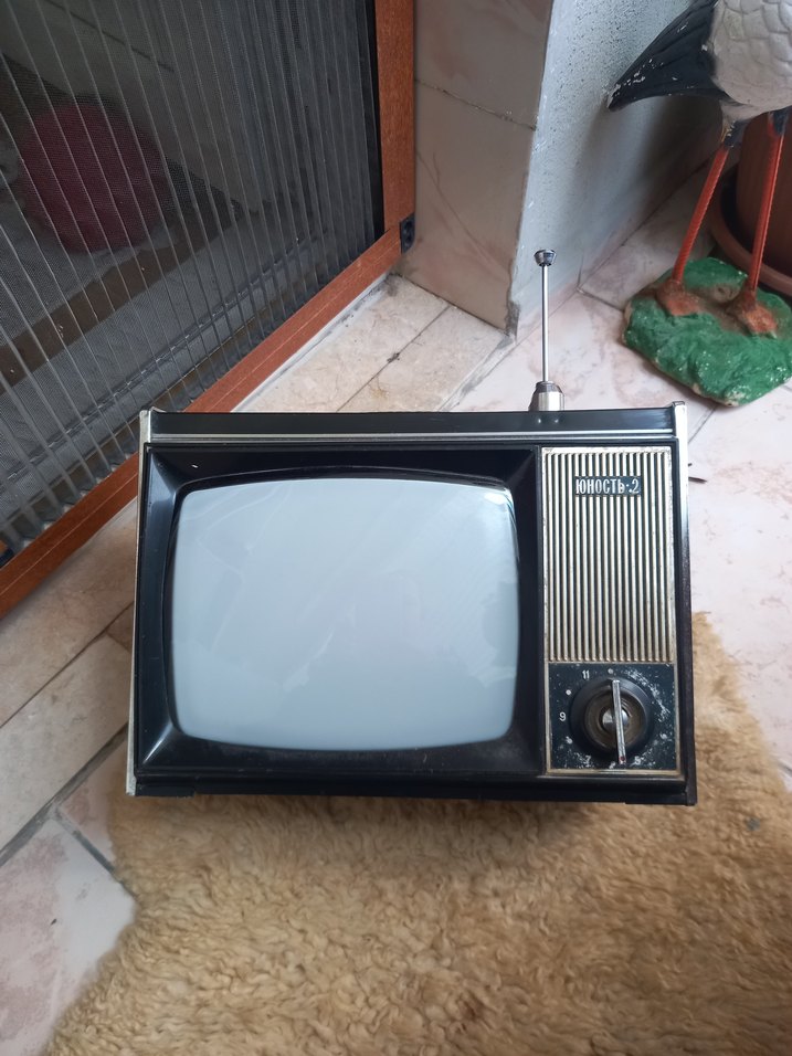 Gri Retro Televizyon mini dekor olarak kullanılabilir - Görsel 3