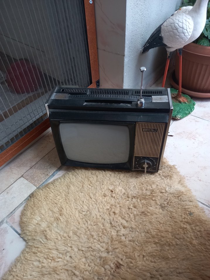 Gri Retro Televizyon mini dekor olarak kullanılabilir - Görsel 2