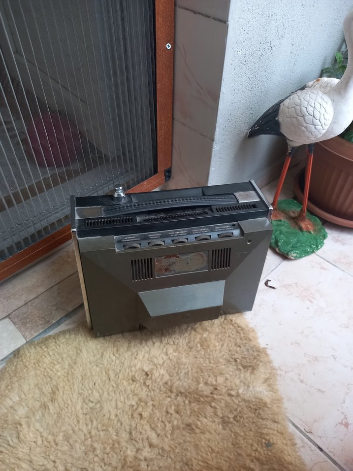 Gri Retro Televizyon mini dekor olarak kullanılabilir - Görsel 4