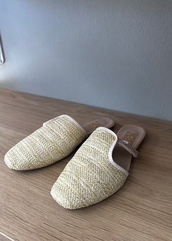 Bej Örgü Dokulu Kadın Terlik