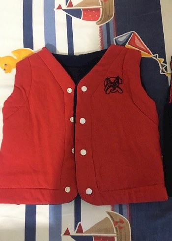 Kırmızı Düğmeli Erkek Yeleği - Görsel 2