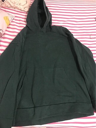 Zara etiketli sweat unisex model. 1 defa giyildi. Hemen kargolan