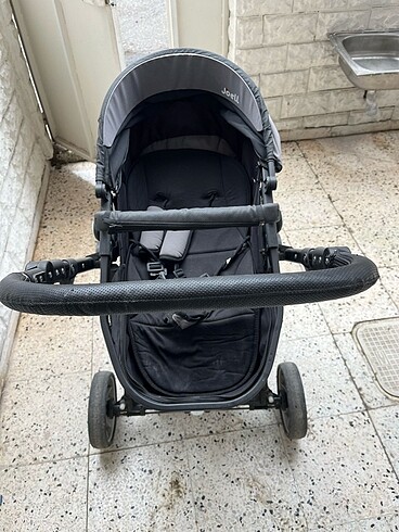 Diğer Joell marka travel bebek arabası . Küçük puset başlık neredeyse