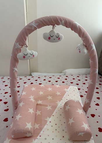 Pembe Yıldız Desenli Bebek Uyku Minderi ve Oyun Arkı - Görsel 2