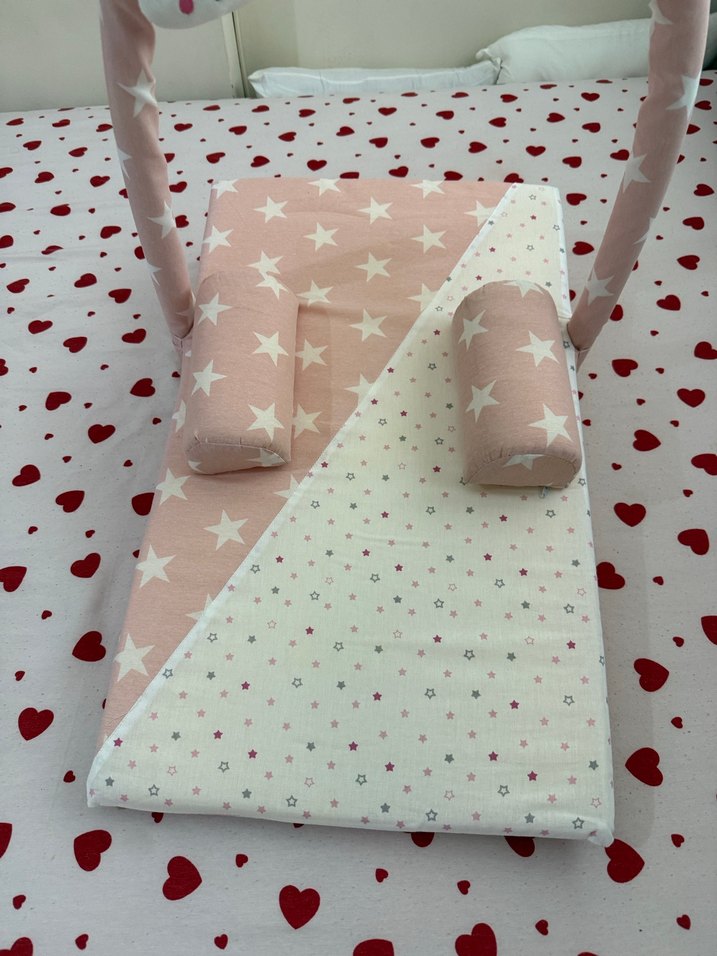 Pembe Yıldız Desenli Bebek Uyku Minderi ve Oyun Arkı - Görsel 3