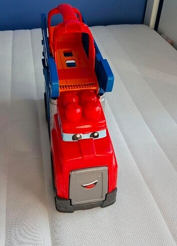 Hot Wheels orjinal toys shop ürünüdür.araba parkuru