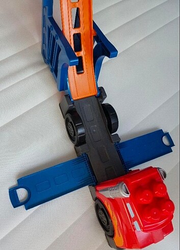 Beden orjinal toys shop ürünüdür.araba parkuru