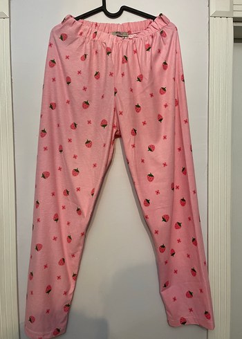 Çilek Desen Pijama Takımı - Görsel 4