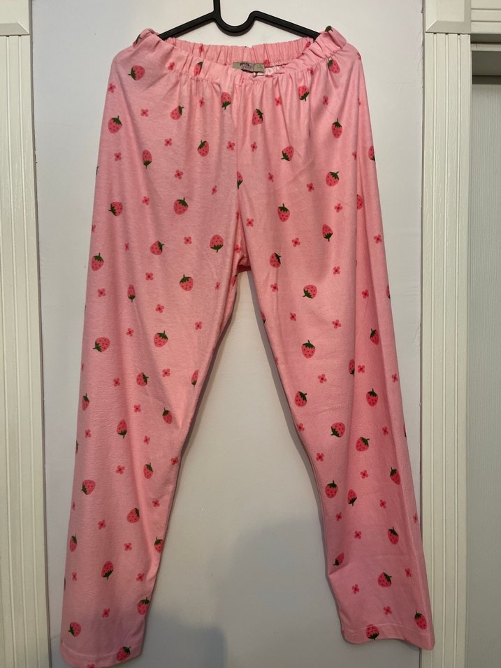 Çilek Desen Pijama Takımı - Görsel 4