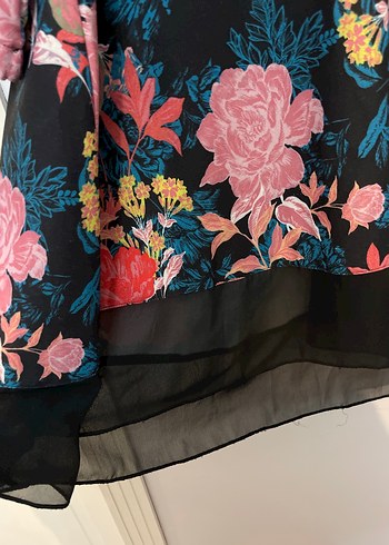 Çiçek Desenli Elbise - Görsel 3