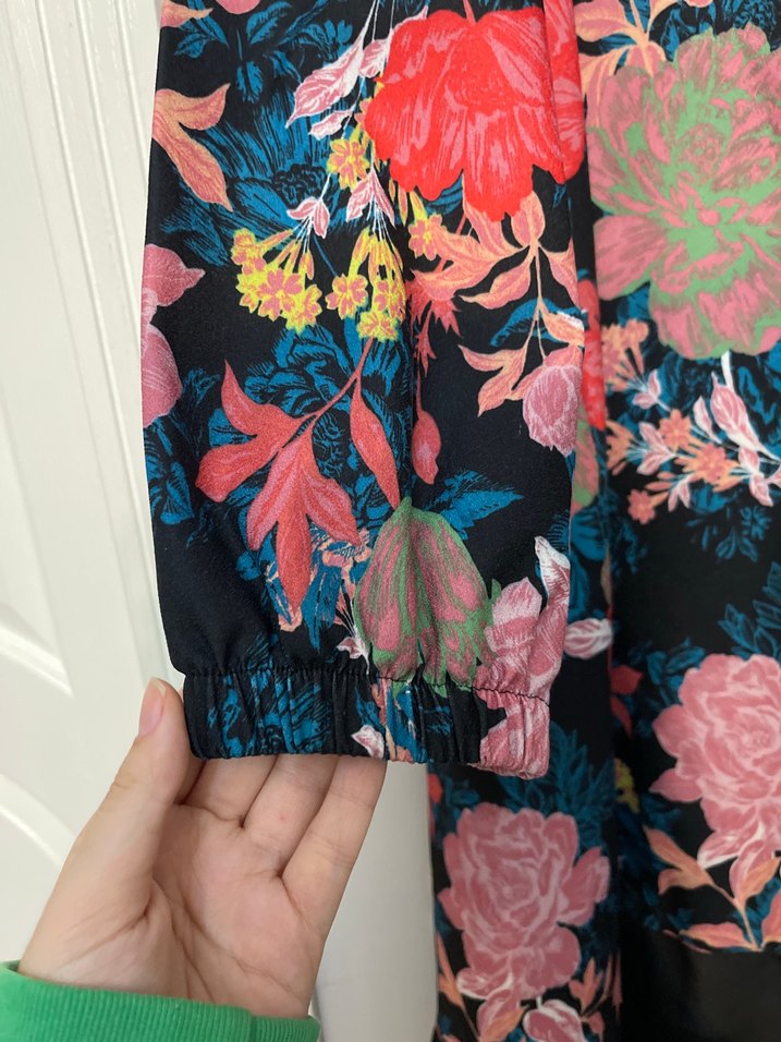 Çiçek Desenli Elbise - Görsel 4