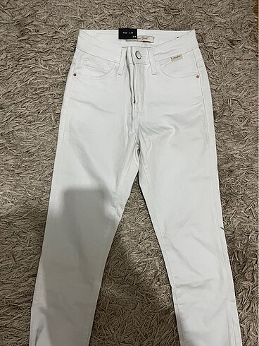 Beyaz skinny jeans
