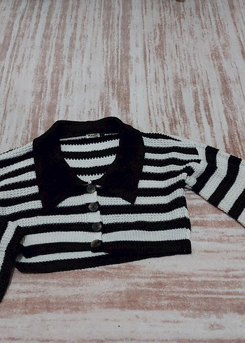 Kadın Siyah Beyaz Çizgili Kısa Kazak - Görsel 2