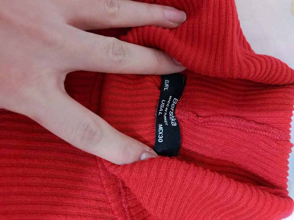 Kırmızı Boğazlı Uzun Kollu sırt dekolteli bluz - Görsel 2