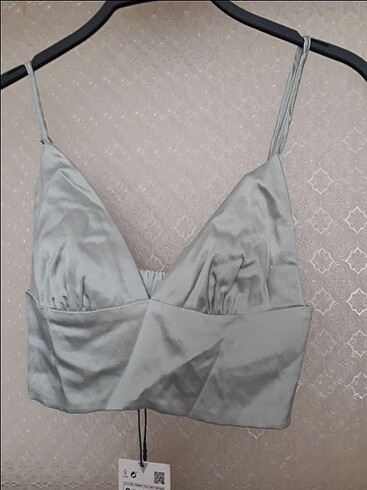 Zara büstiyer