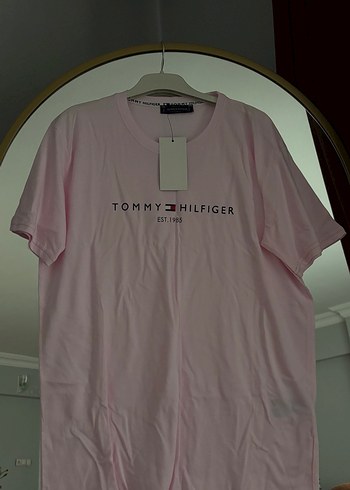 Tommy Hilfiger Acik Pembe Logo Tisort