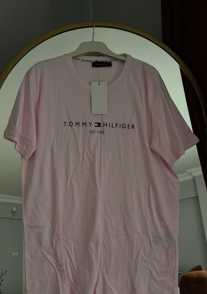 Açık Pembe Logo Tişört — görsel 2/3