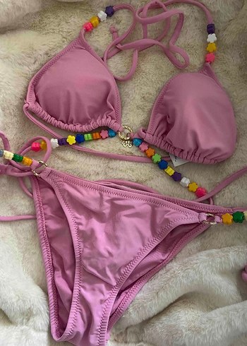 Boncuk detaylı bikini takımı