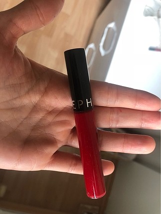  Beden kırmızı Renk Sephora kirmizi mat ruj ve ona uygun dudak kalemi