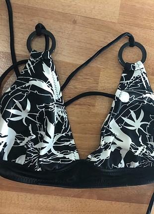 42 Beden Bikini üstü