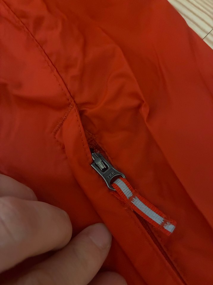 Erkek Çocuk Kırmızı Fermuarlı Yağmurluk - Görsel 3