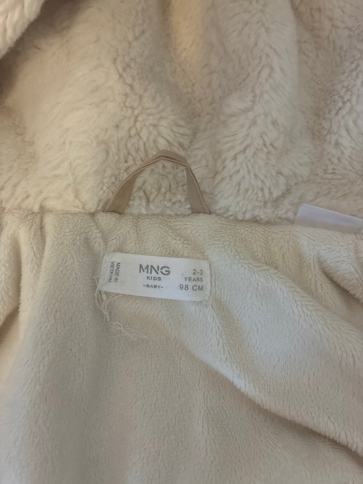 Kız Çocuk Bej Düğmeli Kapüşonlu Mont - Görsel 2