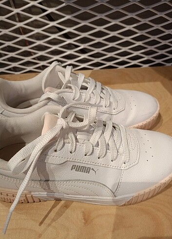 38 Beden beyaz Renk PUMA KADIN AYAKKABI