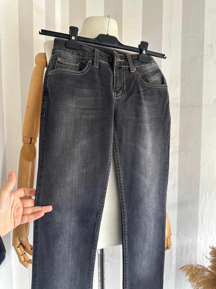 Düşük bel dar paça jean - Görsel 4